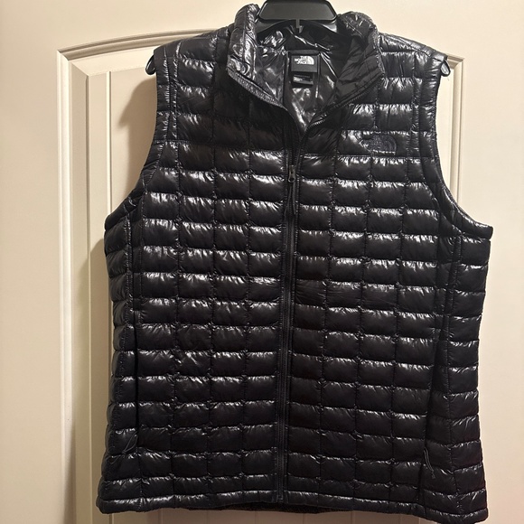 Women’s North Face THERMOBALL Vest - Picture 1 of 3